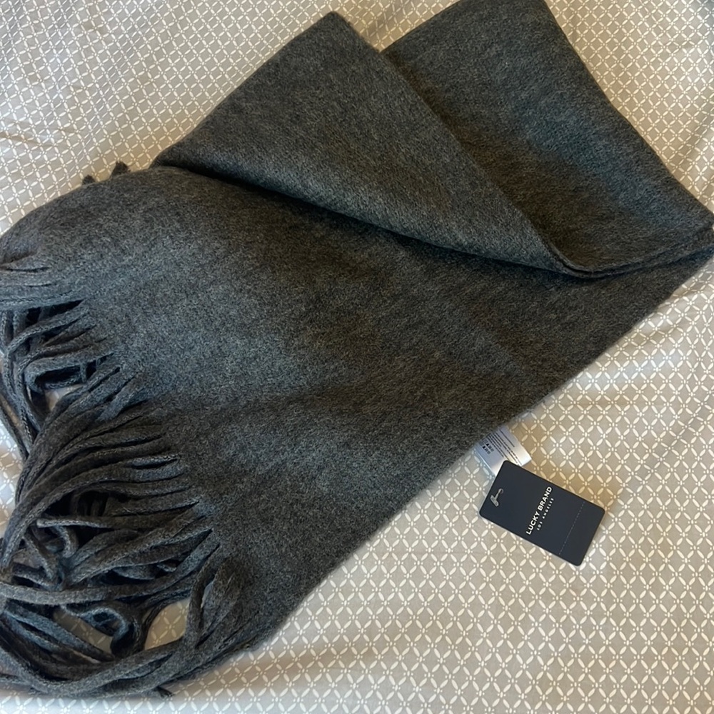 Lucky super soft and big scarf nwt